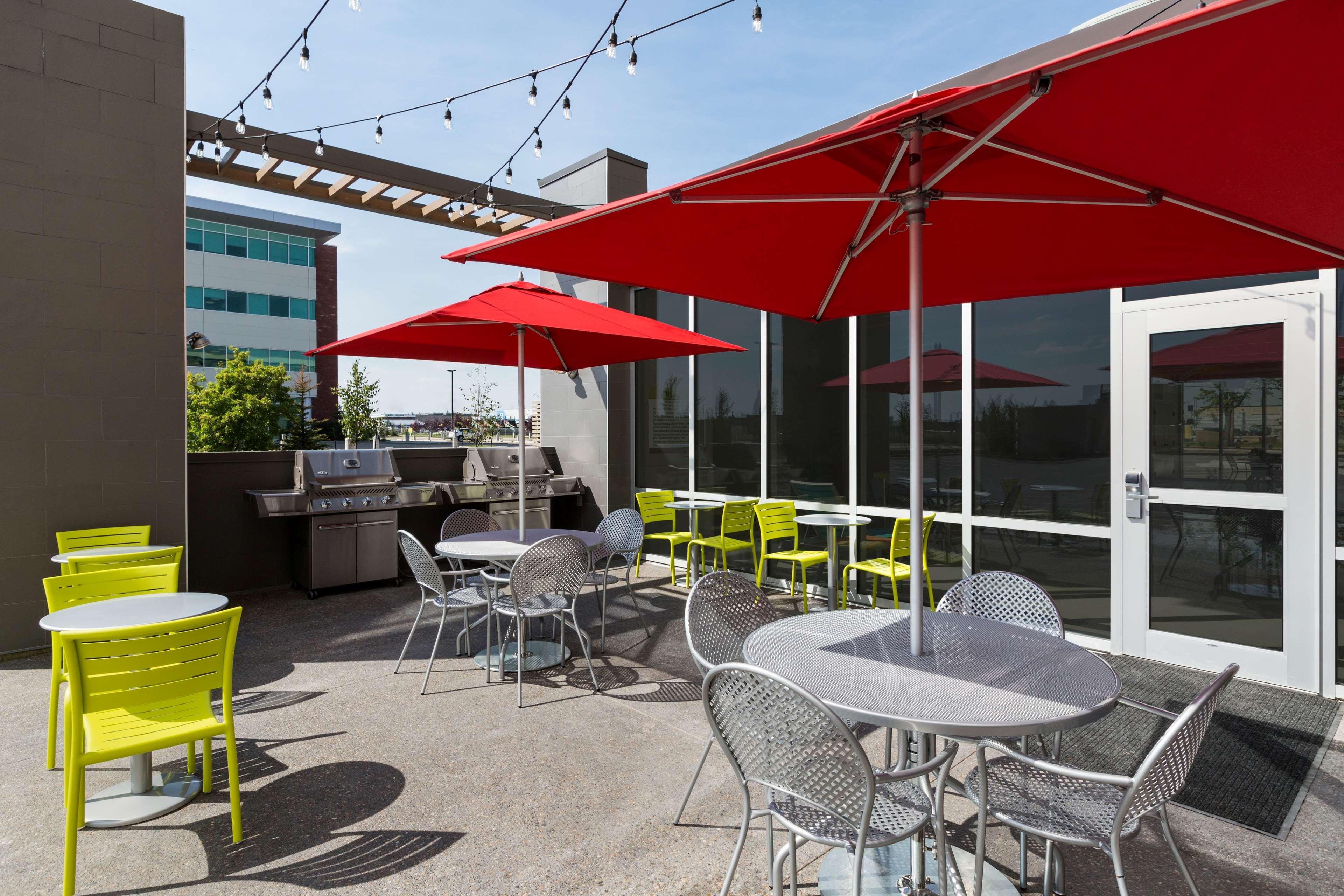 Home2 Suites By Hilton West Edmonton Bagian luar foto
