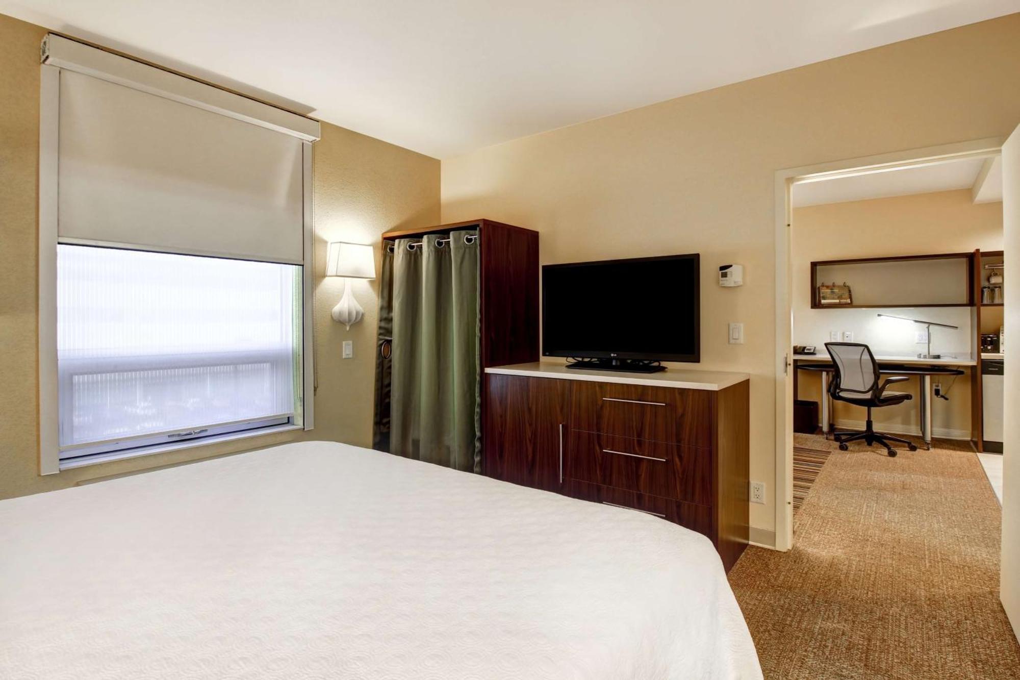 Home2 Suites By Hilton West Edmonton Bagian luar foto